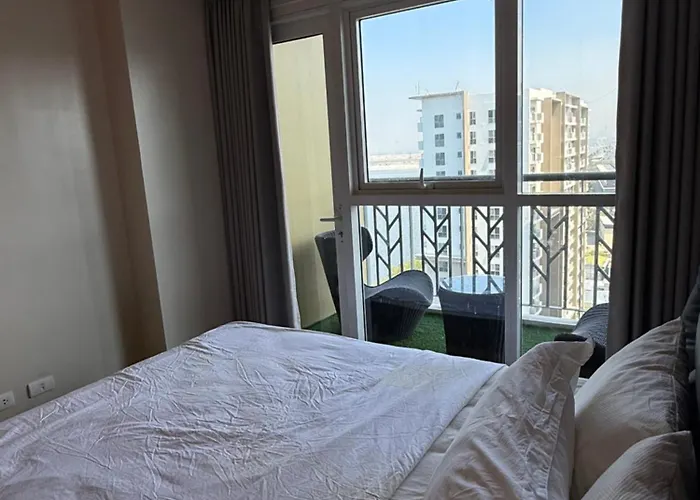 Luxury Spacious 3bedrooms With Maid's Bunkbed Massage Chair Bayview Free Pool & Parking Near Okada Airports Moa Solaire Apartment Manila