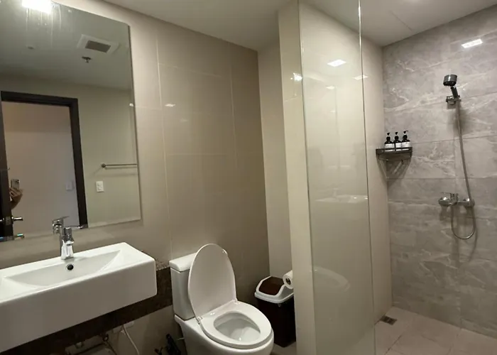 Apartment Luxury Spacious 3bedrooms With Maid's Bunkbed Massage Chair Bayview Free Pool & Parking Near Okada Airports Moa Solaire Manila