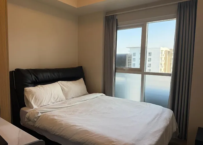 Luxury Spacious 3bedrooms With Maid's Bunkbed Massage Chair Bayview Free Pool & Parking Near Okada Airports Moa Solaire *