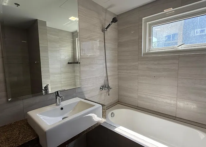 Luxury Spacious 3bedrooms With Maid's Bunkbed Massage Chair Bayview Free Pool & Parking Near Okada Airports Moa Solaire * Manila
