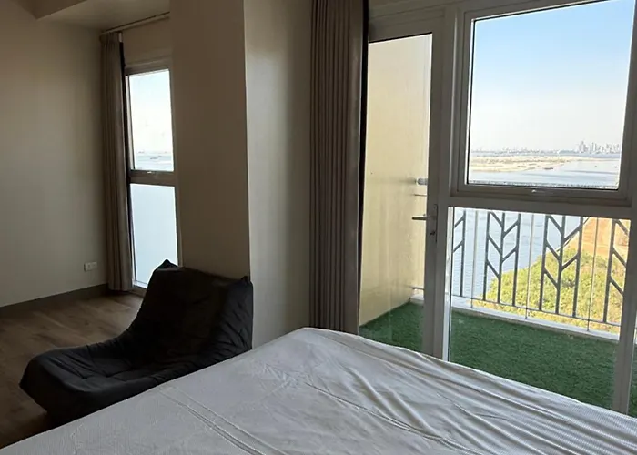 Luxury Spacious 3bedrooms With Maid's Bunkbed Massage Chair Bayview Free Pool & Parking Near Okada Airports Moa Solaire Apartment Manila