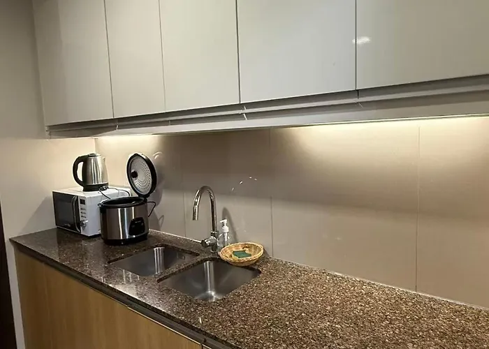 Apartment Luxury Spacious 3bedrooms With Maid's Bunkbed Massage Chair Bayview Free Pool & Parking Near Okada Airports Moa Solaire Manila