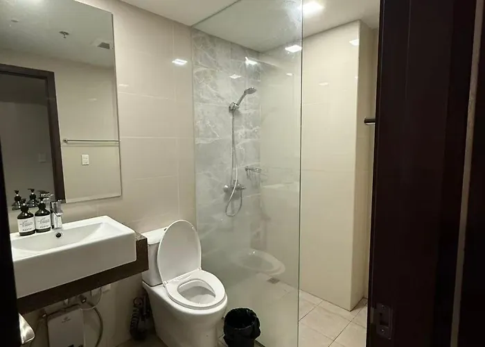 Luxury Spacious 3bedrooms With Maid's Bunkbed Massage Chair Bayview Free Pool & Parking Near Okada Airports Moa Solaire Apartment *