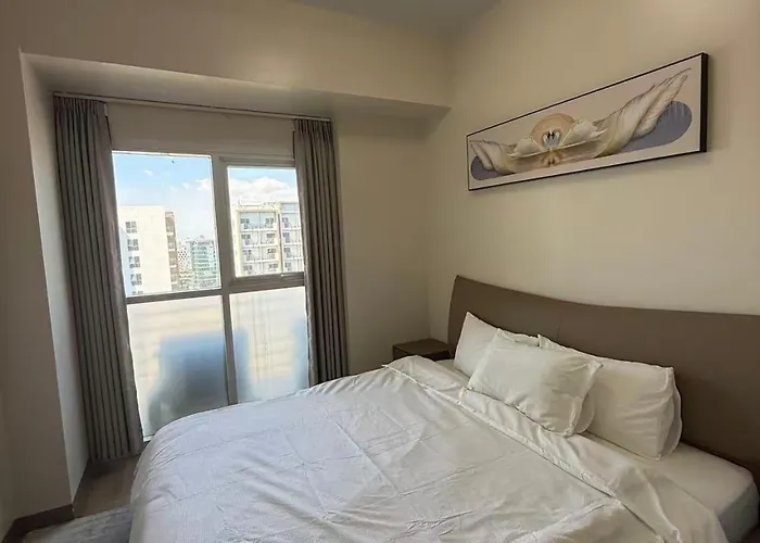 Luxury Spacious 3bedrooms With Maid's Bunkbed Massage Chair Bayview Free Pool & Parking Near Okada Airports Moa Solaire Apartment *