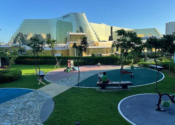 Luxury Spacious 3bedrooms With Maid's Bunkbed Massage Chair Bayview Free Pool & Parking Near Okada Airports Moa Solaire