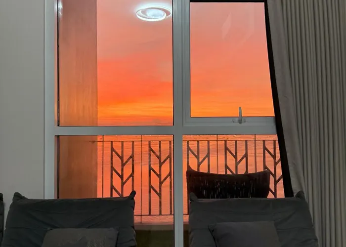 Luxury Spacious 3bedrooms With Maid's Bunkbed Massage Chair Bayview Free Pool & Parking Near Okada Airports Moa Solaire Apartment