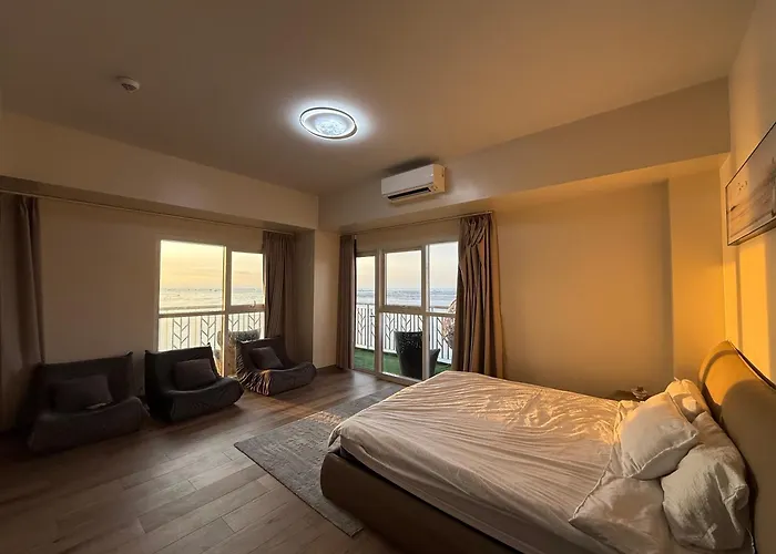 Apartment Luxury Spacious 3bedrooms With Maid's Bunkbed Massage Chair Bayview Free Pool & Parking Near Okada Airports Moa Solaire *